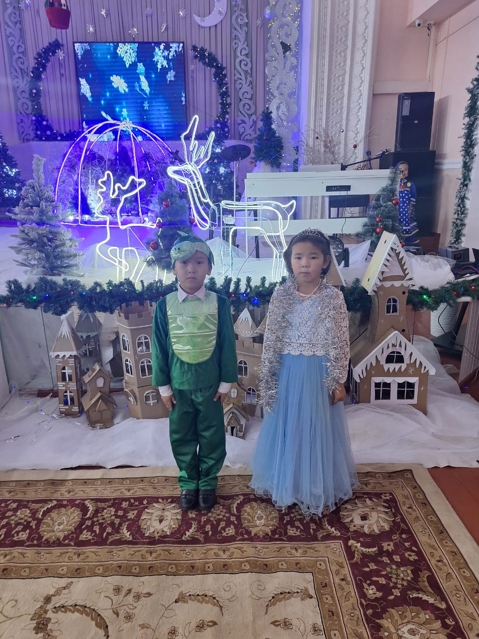 Аманат партиясының жаңа жылдық шыршасы